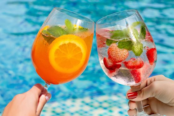 Happy Hour at THIRST & BEACH BAR - โอโซ่ เฉวง สมุย